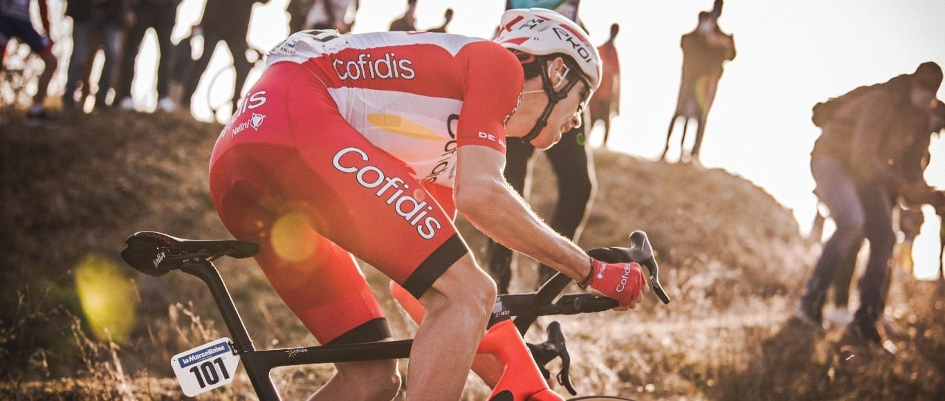 Coureur cycliste Cofidis en plein effort